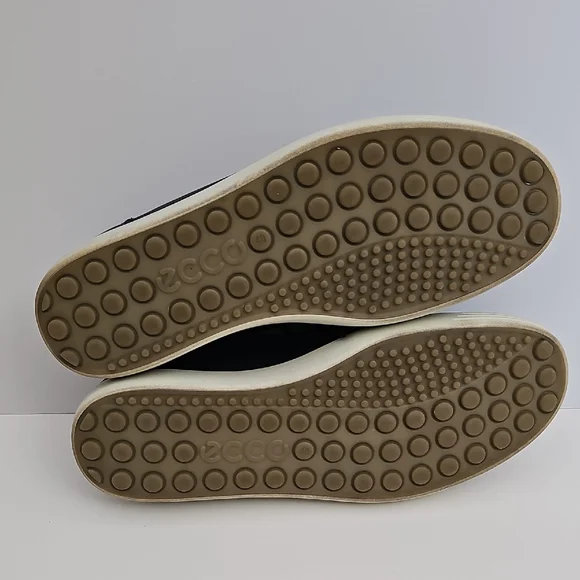 Ecco Black Leather Women's Sneakers Size 9 Extra Width - Picture 6 of 9